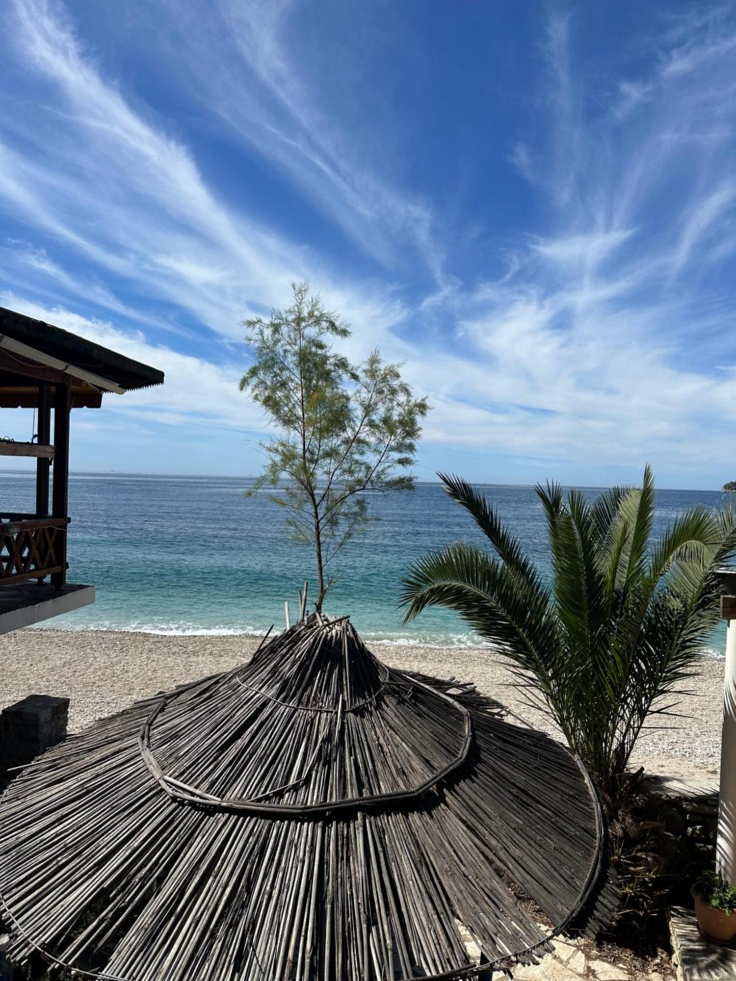 Potami Seashell Hotel Himare Exterior foto