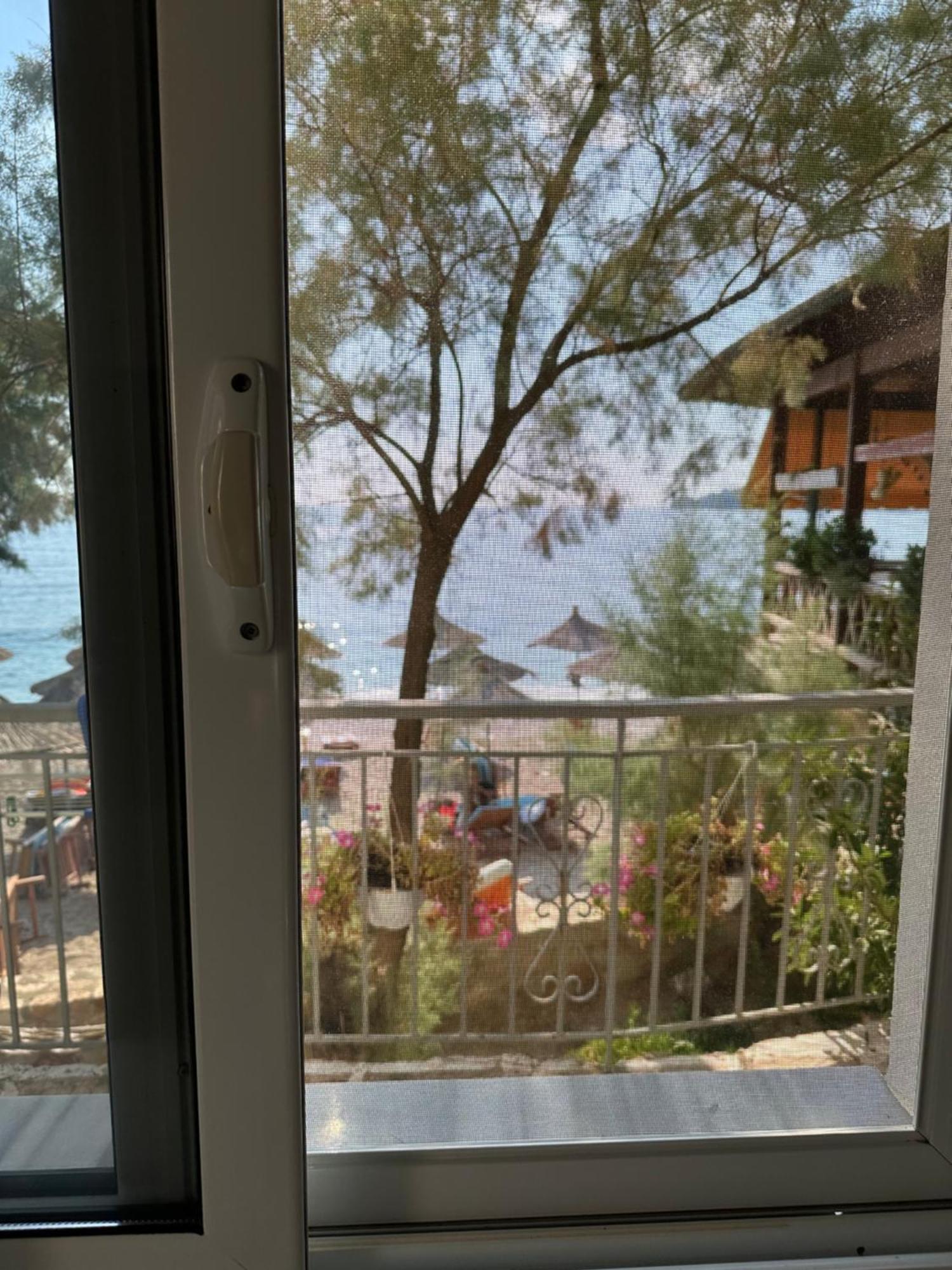 Potami Seashell Hotel Himare Exterior foto